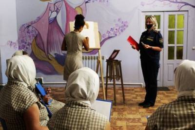 Заключенные одной из ивановских колоний учились рисовать углем