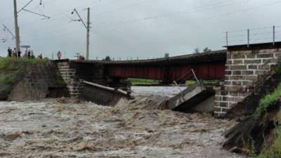 В Забайкалье из-за дождей рухнул железнодорожный мост - vesti.ru - Забайкальский край - район Сретенский