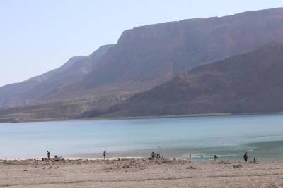 На Мертвом море ищут двух пропавших туристов