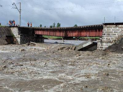 Железнодорожный мост на Транссибе обрушился в Забайкалье из-за паводка