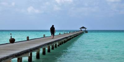 Мальдивы введут для туристов налог на отбытие с островов