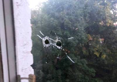 Жители сносимых домов в Кунцеве обнаружили в окнах дырки, похожие на следы от пуль - mskgazeta.ru - район Кунцево