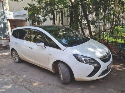 В Екатеринбурге должник прятал авто от судебных приставов рядом с их зданием