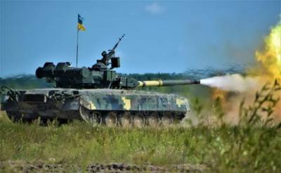 В ходе учений под Николаевым украинские танкисты обстреляли село