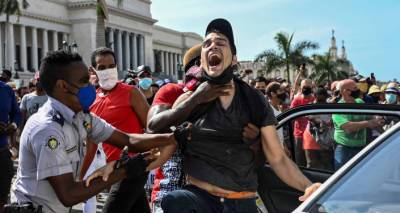 Давление со стороны США на Кубу продолжится - Байден