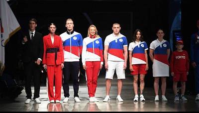 Глава WADA расстроен решением разрешить российским спортсменам использовать цвета флага на форме