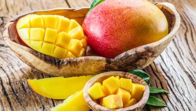 Как правильно хранить манго разных сортов в Израиле: в холодильнике или нет