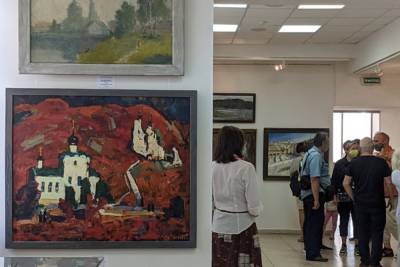 Художники из трех городов показали свои картины в Белгороде
