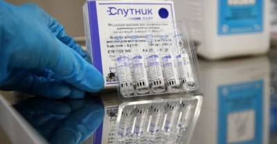 Вакцина "Спутник лайт" начала поступать в российские регионы