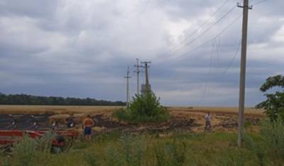 Масштабный пожар уничтожил урожай на Харьковщине: фото с места ЧП