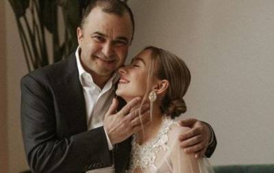 "Не выдерживаю": Виктор Павлик рассказал, помогает ли своей супруге с малышом