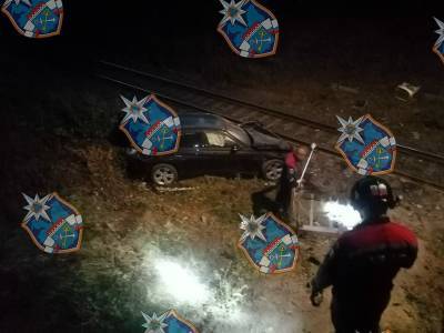 BMW упала с моста на железную дорогу в Кузнечном