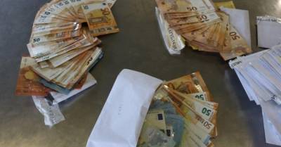 ФОТО. У гражданина Литвы на границе изъяли мешки, в которых он перевозил 116 012 евро наличными