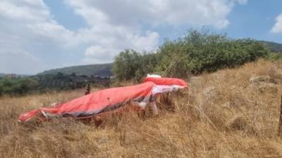 Пилот параплана разбился насмерть у горы Тавор