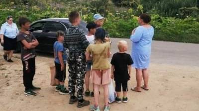 На оставившую на улице шестерых детей москвичку завели уголовное дело