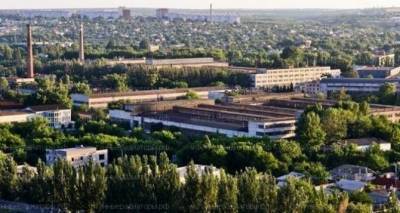 Какую зарплату получают рабочие крупнейшего завода Луганска.