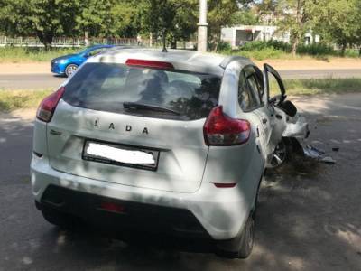 В Рязани водитель «ЛАДА Х-RAY» получил травмы, врезавшись в опору ЛЭП на улице Халтурина