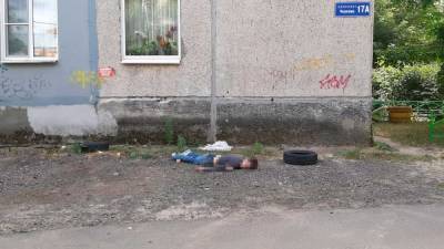 Житель Дзержинска разбился, выпав из окна на четвертого этажа
