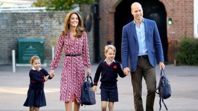 принц Уильям - Елизавета II - Кейт Миддлтон - принц Джордж - Принц Уильям и Кейт Мидлтон поздравили старшего сына Джорджа с днем рождения - 5-tv.ru - Англия