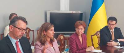 Денисова встретилась с директором Международной комиссии: обсудили участь пропавших без вести украинцев в ОРДЛО