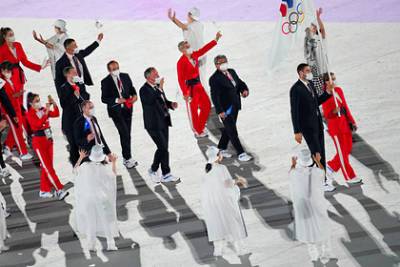 Российские олимпийцы приняли участие в параде спортсменов на Играх в Токио