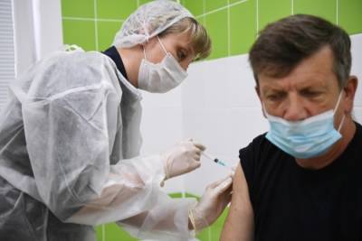 Стоимость вакцинации для иностранных сотрудников в Петербурге составит до 1,4 тыс. рублей