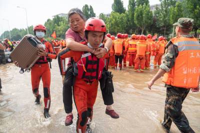 Число жертв наводнений в китайской провинции Хэнань выросло до 56