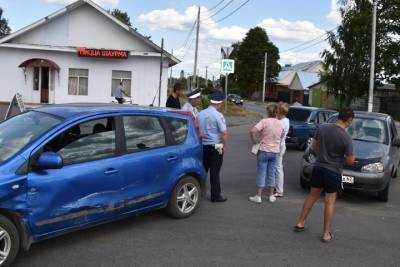 В Спасске на перекрестке столкнулись Nissan и «Лада»