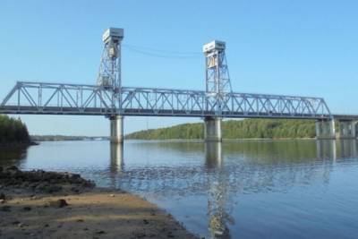 Движение по мосту через реку Свирь на трассе «Кола» остановят 25 июля