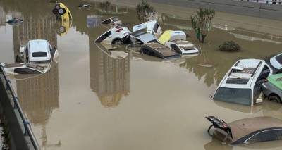 Минимум трое человек погибли в результате наводнения в Турции - стихия снесла дома