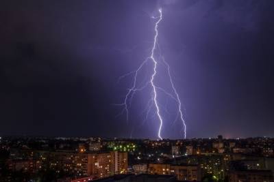 В Ростовской области сообщили о штормовом предупреждении из-за ливней с грозами