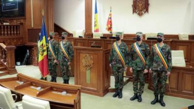 Первую сессию парламента Молдавии откроет парадный расчет