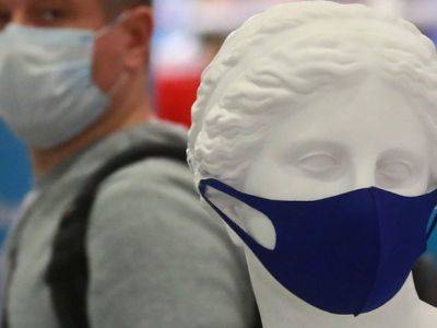 Суд оштрафовал женщину, которую жёстко задержали в МФЦ из-за маски