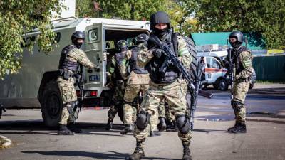 Сотрудники «Росгвардия» по Псковской области уничтожили условных «террористов»