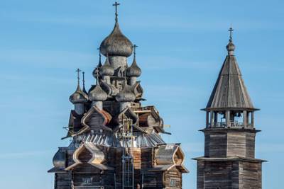 В Кижах после реставрации открыли знаменитую деревянную церковь