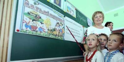 В Киеве предупредили: не вакцинированных учителей могут не допустить к работе
