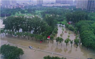 Наводнение в Китае: десятки погибших, разрушения на миллиарды - lenta.ua - Китай - Украина - Турция - Чжэнчжоу