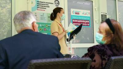 Собянин назвал число вакцинировавшихся от COVID-19 пенсионеров в Москве