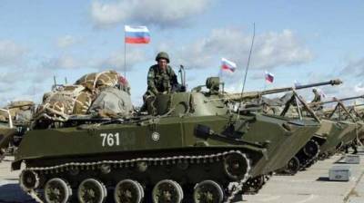 Танки и САУ вместо комбайнов: оккупанты в Крыму вывели на поля тяжелую бронетехнику