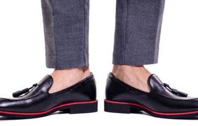 Курьез: в Великобритании создали мужские туфли за $150 тысяч с золотой стелькой. ФОТО