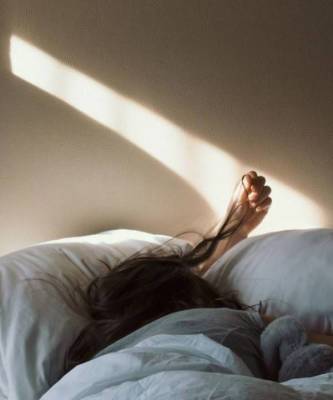 Как отвлечься от мыслей и уснуть: советы экспертов