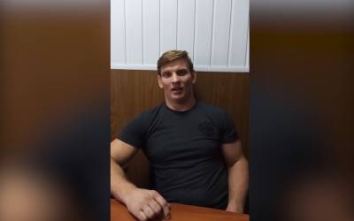 Госканал опубликовал видео с выданным Белоруссии бойцом ММА Кудиным из СИЗО