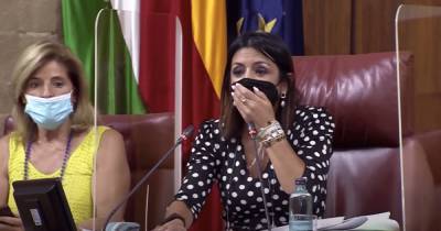 Крыса напугала парламентариев в Испании и сорвала заседание (видео)
