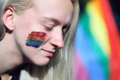 Около 75% россиян не поддержали легализацию гей-браков