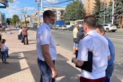В центре Курска устроили облавы на нарушителей масочного режима в транспорте