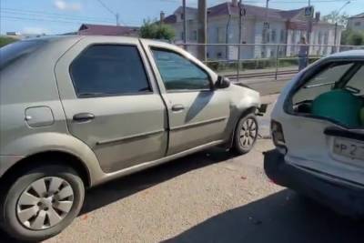 В Улан-Удэ уснувший водитель «Логана» протаранил три машины