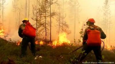 В Якутии тушат 58 лесных пожаров, 18 населенных пунктов в зоне задымления