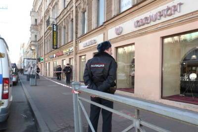 Полицейский решил доказать через суд в Петербурге, что он — не бездельник