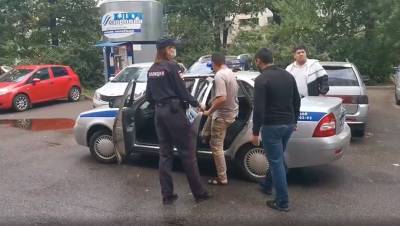 Полиция провела облаву на мигрантов в Калининском районе