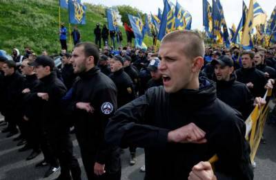 Украинский неонацист опубликовал видео с зигой